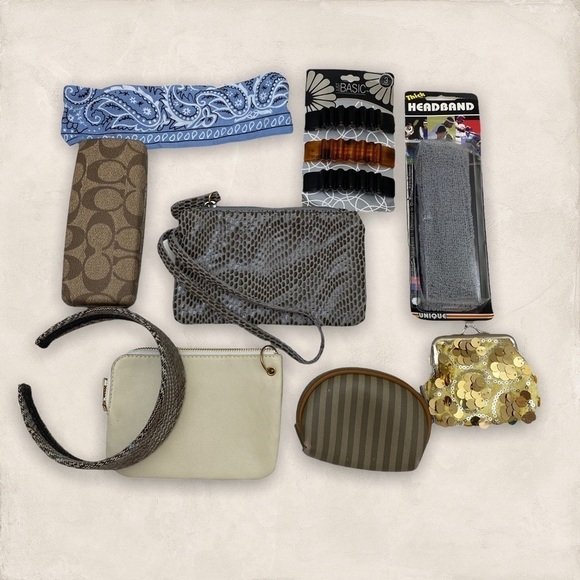 Accessories 9 piece Value Bundle! 🛍️ Beiges /Neutrals! Cosmetic Bags and More! - Picture 1 of 7